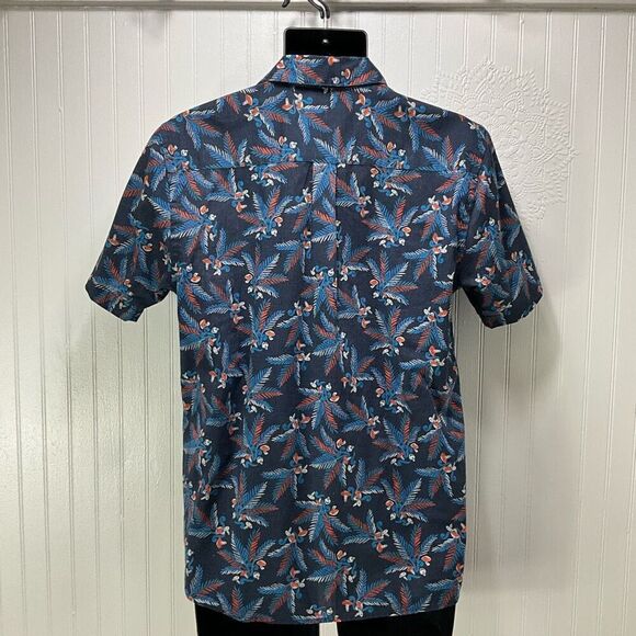PATAGONIA Short Sleeve Hawaiian Shirt With Mushrooms - Picture 4 of 6